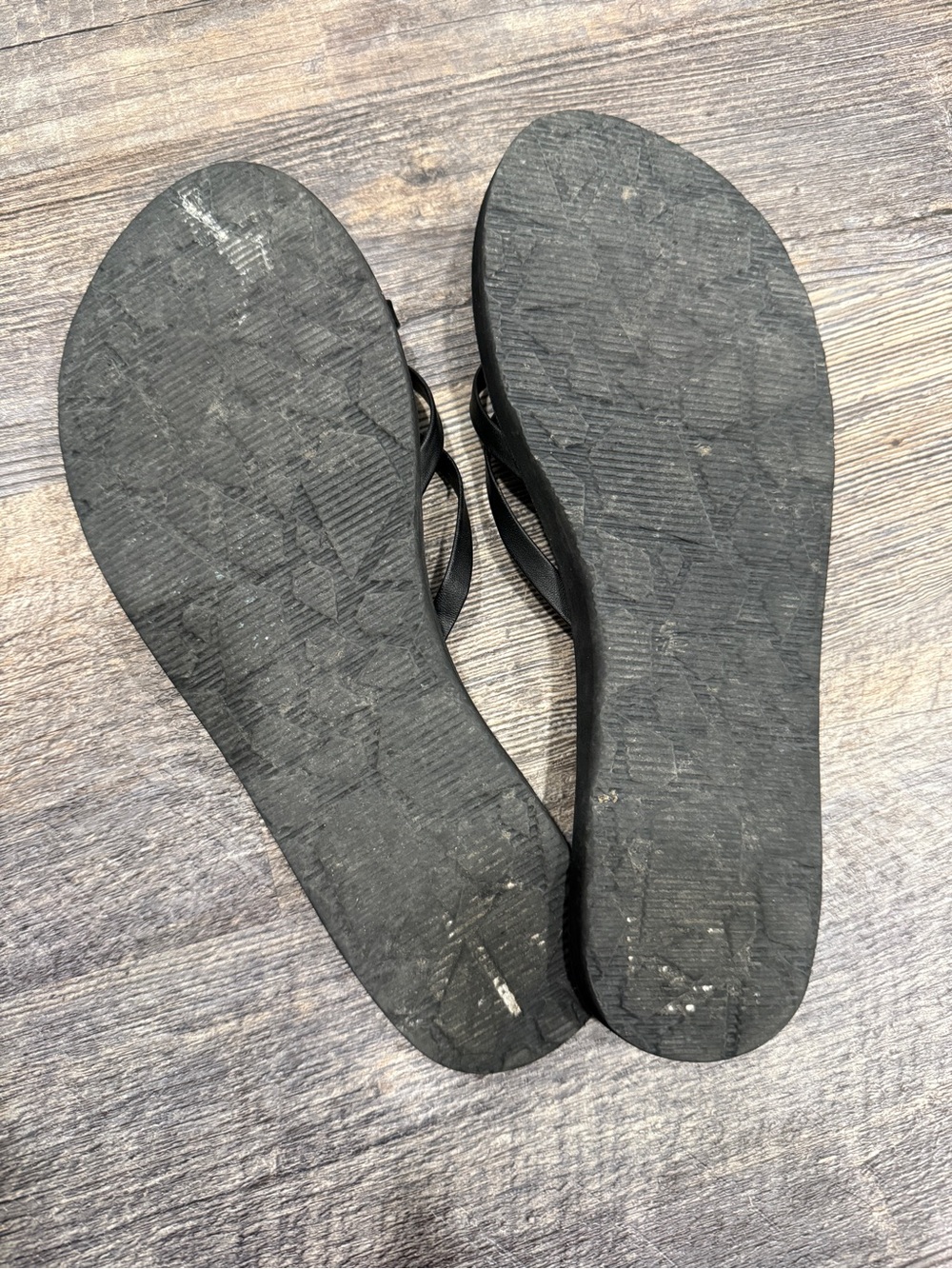 Volcom Flip Flops - Picture 5 of 7
